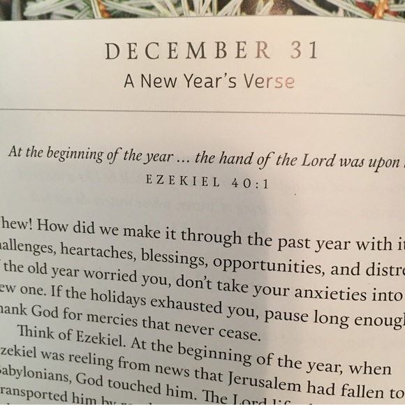 Daily Devotional Book by David Jeremiah from Turning Point - Picture 5 of 5